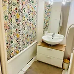 Hébergement de vacances Maison Au Calme Avec Jardin Proche Tram *
