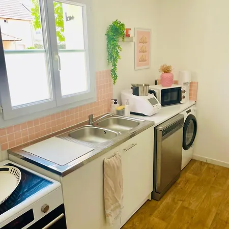 Semesterbostad Maison Au Calme Avec Jardin Proche Tram *