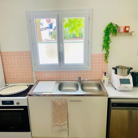 Semesterbostad Maison Au Calme Avec Jardin Proche Tram *