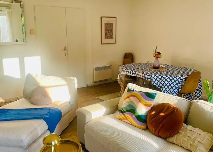 Maison Au Calme Avec Jardin Proche Tram 펜션 *